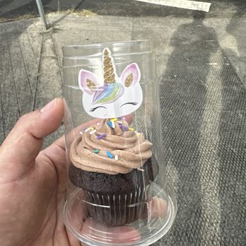 Leonard's Bakery - Cupcake for youngest she doesn't like donuts/pastry. She gave two thumbs up. - Bakeries Near Me - Honolulu, Hawaii Leonard's Bakery - Cupcake for youngest she doesn't like donuts/pastry. She gave two thumbs up. - Bakeries Near Me - Honolulu, Hawaii