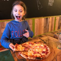 Pizzarelli - … we got Pizza even with some pine-apple on it (that seems to be a no-go for italians, but our younger one loves it)