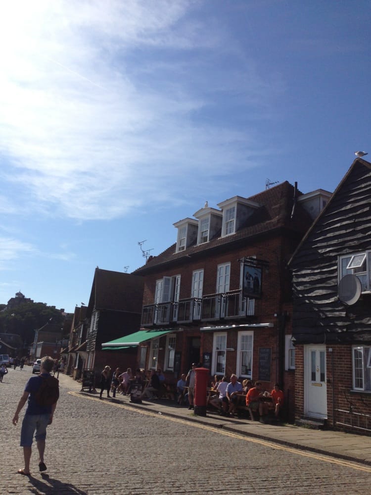 THE MARINER 16 The Stade, Folkestone, Kent, United Kingdom Pubs
