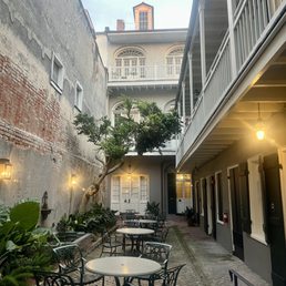 Hotel Courtyard