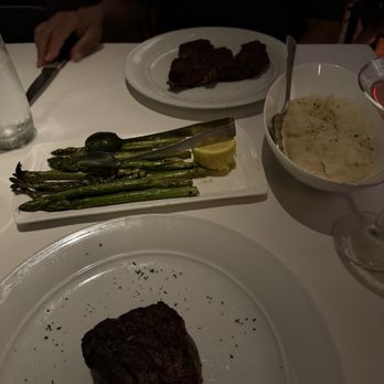 Eddie V's Prime Seafood - 10 oz Center Cut Filet Mignon.,ribeye, mashed potatoes, asparagus - Seafood Near Me - Orlando, Florida Eddie V's Prime Seafood - 10 oz Center Cut Filet Mignon.,ribeye, mashed potatoes, asparagus - Seafood Near Me - Orlando, Florida