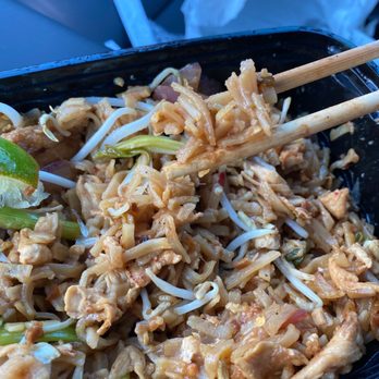 Noodle Wave - Pad Thai Chicken - Thai Near Me - Frisco, Texas Noodle Wave - Pad Thai Chicken - Thai Near Me - Frisco, Texas