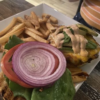 Dogtooth Bar & Grill - Spicy burger - American Near Me - Wildwood, New Jersey
