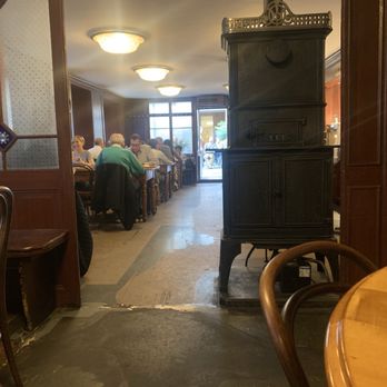 Bodega Española - Crowd - Spanish Near Me - Zürich, ZH Bodega Española - Crowd - Spanish Near Me - Zürich, ZH
