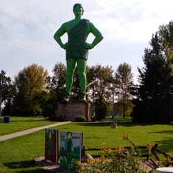 Green Giant Statue Park - Jolly Green Giant statue  https://youtu.be/Xq0eG807x-E