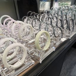 Jade bangles; A grades vs B grades