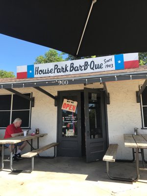 Photo of House Park Bar-B-Q - Austin, TX, US. Great hidden gem in town