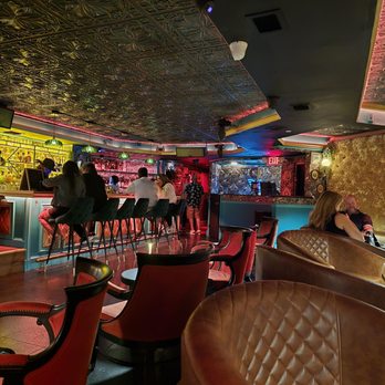 9 Feet Under - Lounges Near Me - Hialeah, Florida