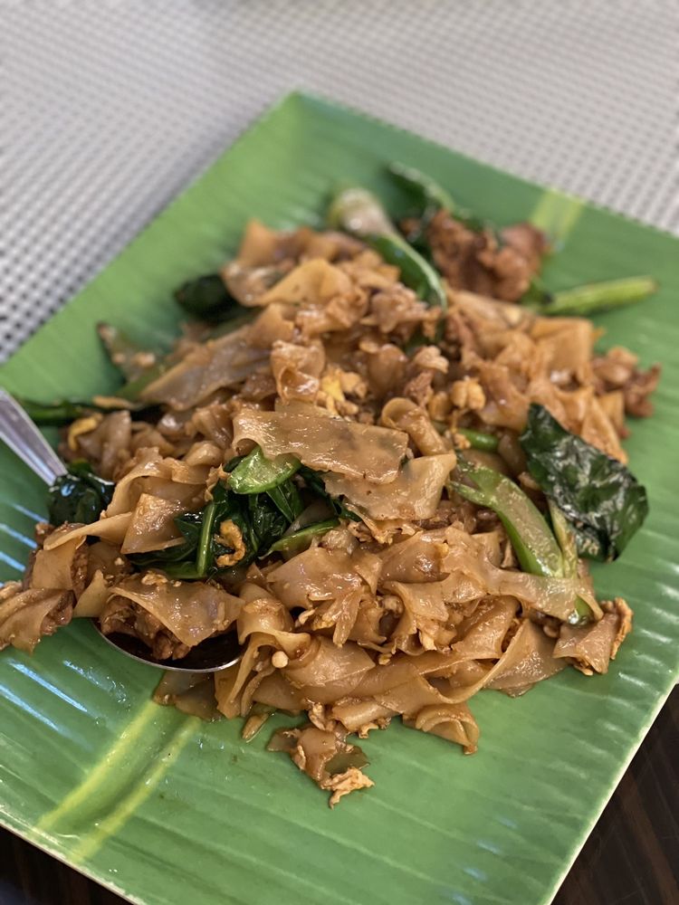 Bhan Baitong Thai Cuisine