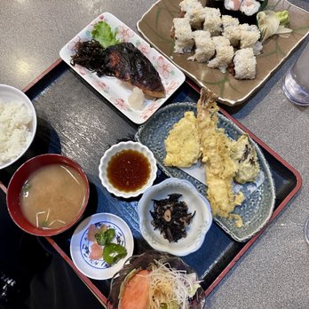 Maguro-Ya - Triple Combo with Butterfish Teishoku (bottom), Mentai Yamaimo Roll and Spicy Tuna Roll (top) - Japanese Near Me - Honolulu, Hawaii