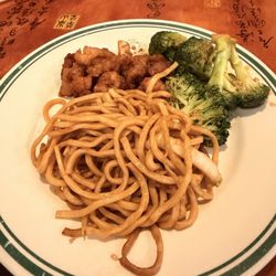 En Lai - Broccoli * black pepper chicken * lo mein