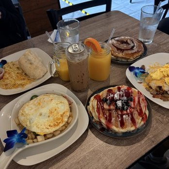Sweet Honey Cafe - The hashstack Very berry pancakes Fiesta skillet Breakfast Burrito - Sandwiches Near Me - Mundelein, Illinois Sweet Honey Cafe - The hashstack Very berry pancakes Fiesta skillet Breakfast Burrito - Sandwiches Near Me - Mundelein, Illinois