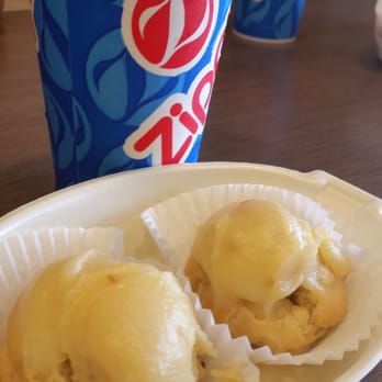 Zippy's McCully - Chantilly cream puffs... Awww nothing fabulous! - Fast Food Near Me - Honolulu, Hawaii