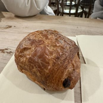 L'Appartement 4F - chocolate croissant - Bakeries Near Me - Brooklyn, New York