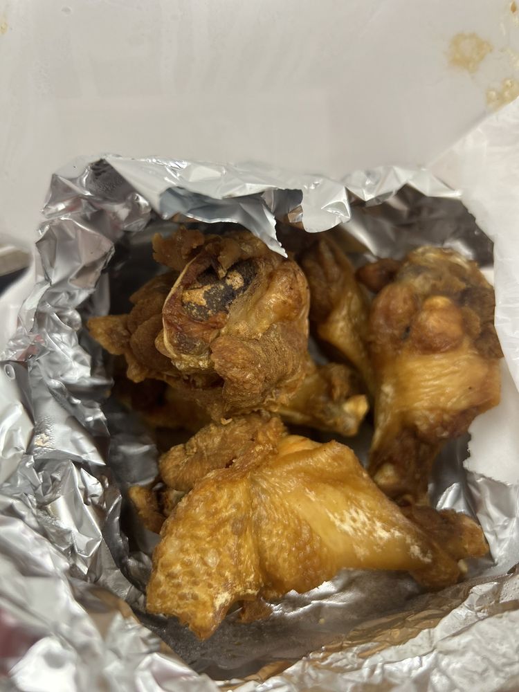 NEW YORKER PIZZA PASTA AND WINGS Updated September 2024 25 Photos & 30 Reviews 1477 New