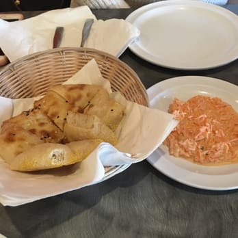 Zizi's Cafe - Comp bread and dip for lunch - Mediterranean Near Me - Chicago, Illinois