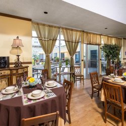 Alexandria Care Center - Dining