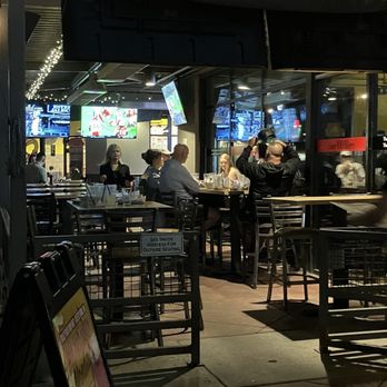 Cold Beers & Cheeseburgers - More empty tables - American Near Me - Gilbert, Arizona