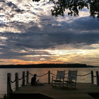 The Boathouse - Great place to see the sunset - Seafood Near Me - Midlothian, Virginia