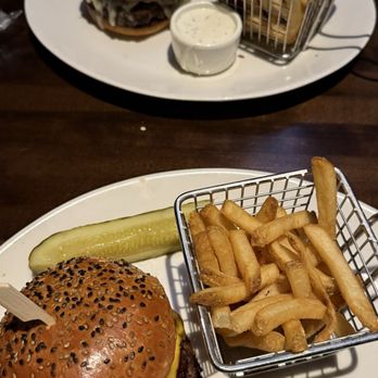 Yard House - Bbq burger - New American Near Me - Irving, Texas Yard House - Bbq burger - New American Near Me - Irving, Texas