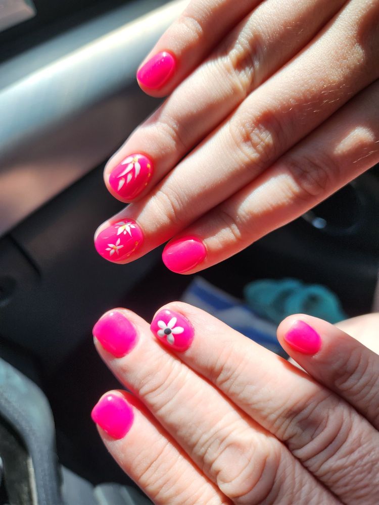 Zen Nails & Spa Image
