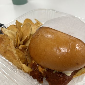 Project BBQ - New Fremont Fire hot chicken sandwich - Food Trucks Near Me - Las Vegas, Nevada Project BBQ - New Fremont Fire hot chicken sandwich - Food Trucks Near Me - Las Vegas, Nevada