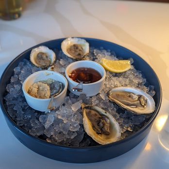 Brine Oyster House - Seafood Near Me - Grosse Pointe Park, Michigan