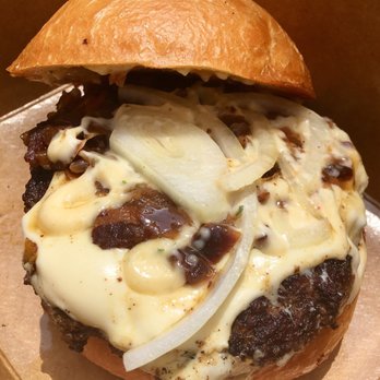 Trade - Maple Jammin' Burger - Food Court Near Me - Irvine, California Trade - Maple Jammin' Burger - Food Court Near Me - Irvine, California