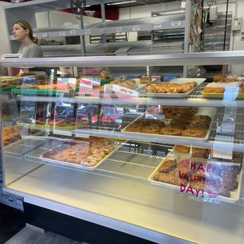 Lonestar Donuts - Empty shelves - Donuts Near Me - Silverdale, Washington