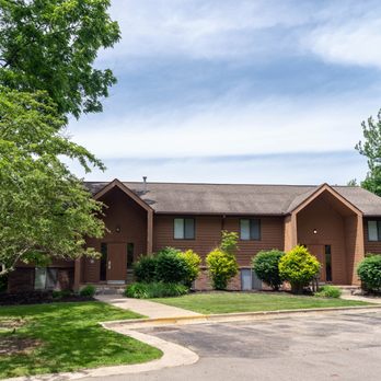 Old Farm Shores - Old Farm Shores Apartments in Grand Rapids, MI - Apartments Near Me - Grand Rapids, Michigan Old Farm Shores - Old Farm Shores Apartments in Grand Rapids, MI - Apartments Near Me - Grand Rapids, Michigan