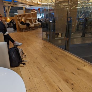 SkyTeam Lounge - Bar area & more seating - Airport Lounges Near Me - Richmond, British Columbia