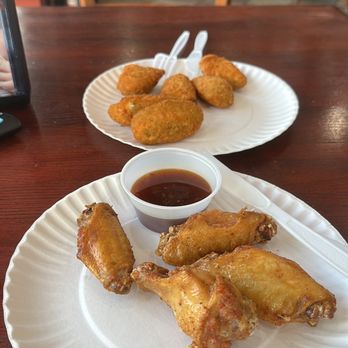 Eddy's Place - Fresh Chicken Wings & Jalapeno Poppers - Pizza Near Me - Medford, Massachusetts