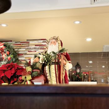 Candlewyck Diner - Diners Near Me - East Rutherford, New Jersey
