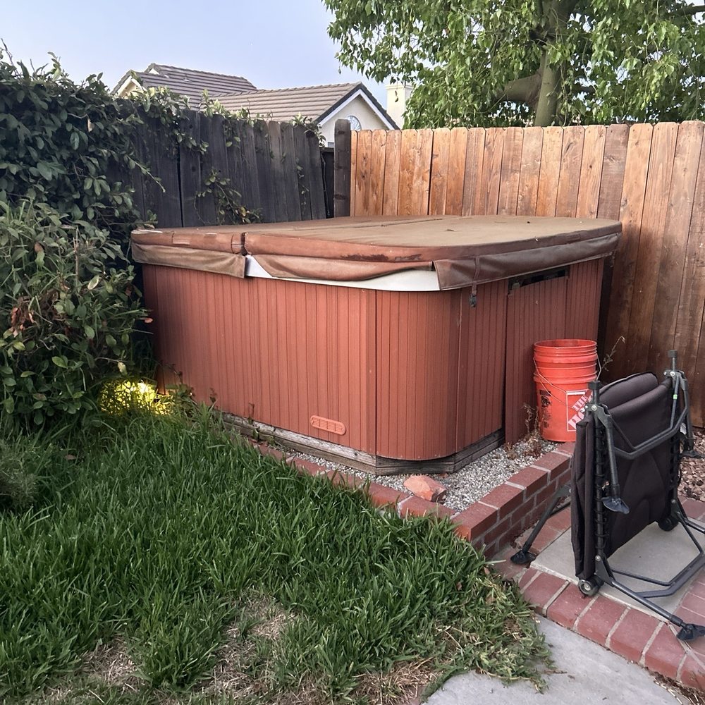 Western Junk Removal - Jacuzzi removal. Christopher was awesome and informative, came early, got the job done & for a great price. - Junk Removal & Hauling Near Me Western Junk Removal - Jacuzzi removal. Christopher was awesome and informative, came early, got the job done & for a great price. - Junk Removal & Hauling Near Me