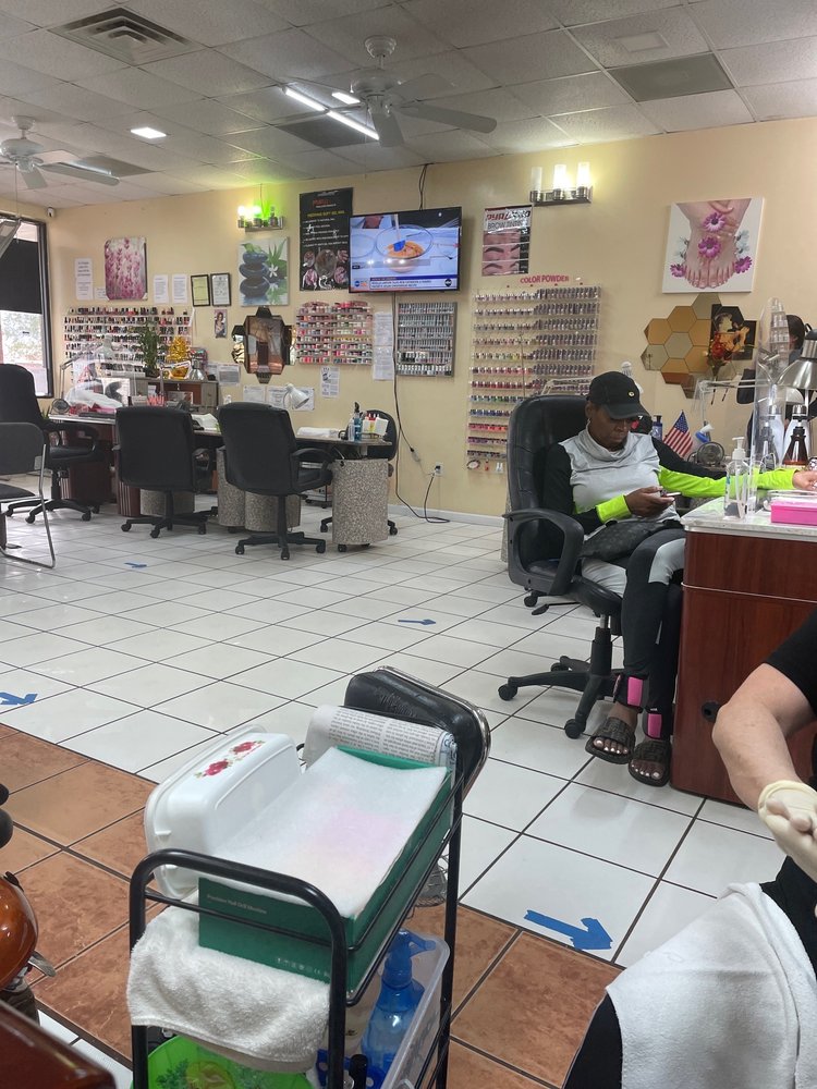 K & T NAILS Updated October 2024 11 Reviews 1656 S Dairy Ashford