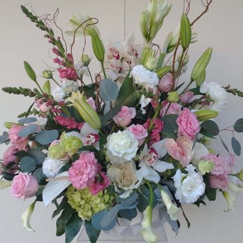 David Zecca Fine Flowers - Floral bouquet - Floral Designers Near Me David Zecca Fine Flowers - Floral bouquet - Floral Designers Near Me