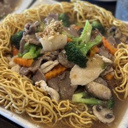 Panang 5 Thai Restaurant - Combination mee grob (bird's nest)