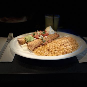 El Pueblo - One chicken, one beef flauta w rice - Mexican Near Me - Lamont, California