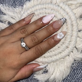 Pinks Nail Spa - Nail Salons Near Me - Los Angeles, California