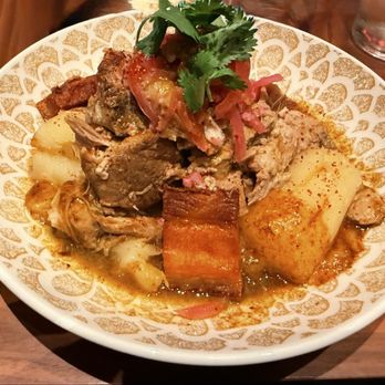 La Cañita - Lechón Asado (drowned in sour orange mojo, but with DELICIOUS CHICHARRÓN) - Latin American Near Me - Kendall, Florida