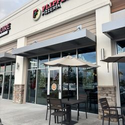 Flippers Pizza  - Outside