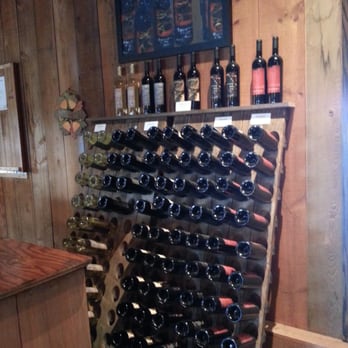 Roanoke Vineyards - Wineries Near Me - Riverhead, New York Roanoke Vineyards - Wineries Near Me - Riverhead, New York