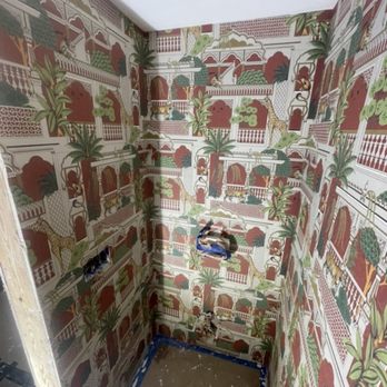 Wallpapering & Painting Pro - 1/2 bath - Wallpapering Near Me - Seattle, Washington