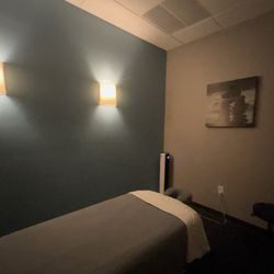 Hand & Stone Massage and Facial Spa