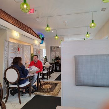 Saigon Cafe Millburn - Inside - Vietnamese Near Me - Millburn, New Jersey