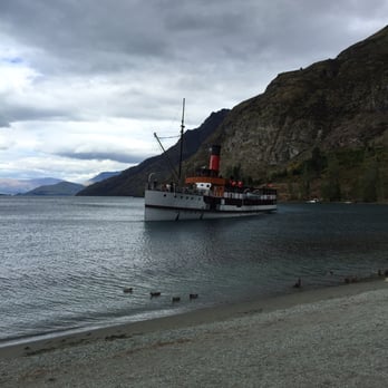 TSS Earnslaw - Pulling into Walter peak Farm - Tours Near Me