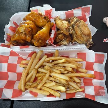 Wingit210 - 10 piece traditional chicken wing combo (half mango habanero and half naked) - Chicken Wings Near Me - Cibolo, Texas