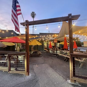 BBQ 152 - Nice court yard - Barbeque Near Me - Gilroy, California