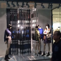 Zara - Aparador ropa mujeres