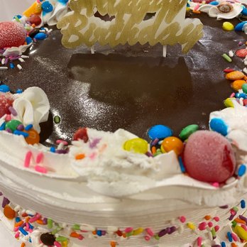 McNulty's Ice Cream Parlor - Top of banana split cake - Ice Cream & Frozen Yogurt Near Me - Miller Place, New York McNulty's Ice Cream Parlor - Top of banana split cake - Ice Cream & Frozen Yogurt Near Me - Miller Place, New York